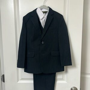 Rafael Suit- Size 7